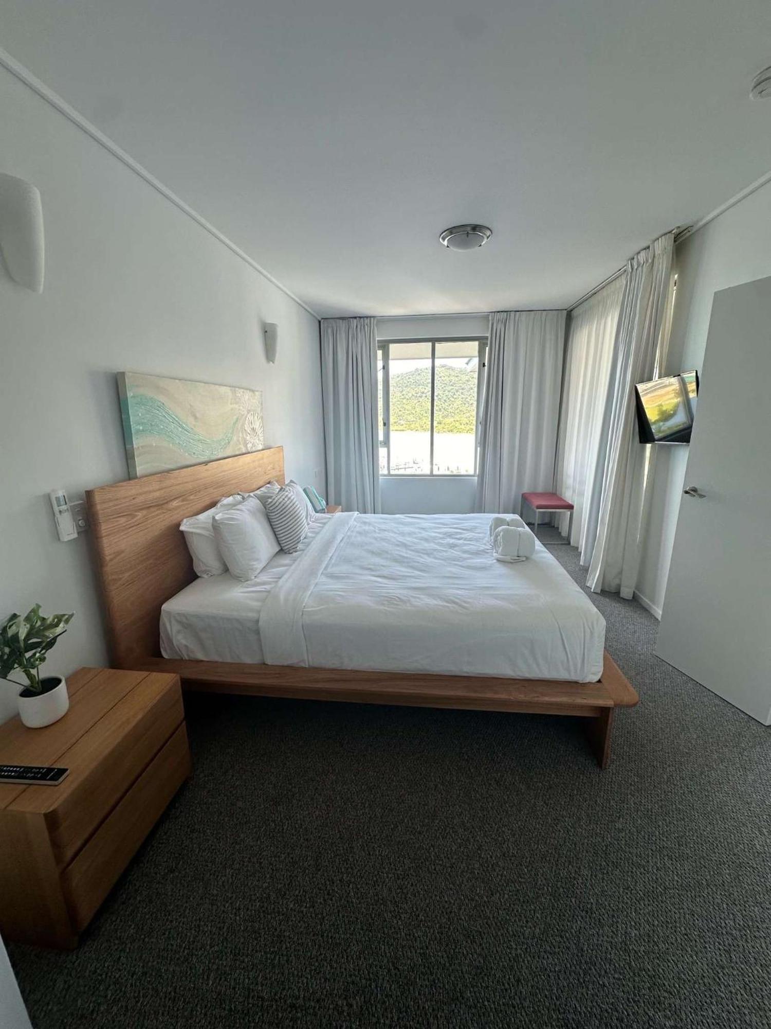 Airlie Ocean Views & Living @ 231