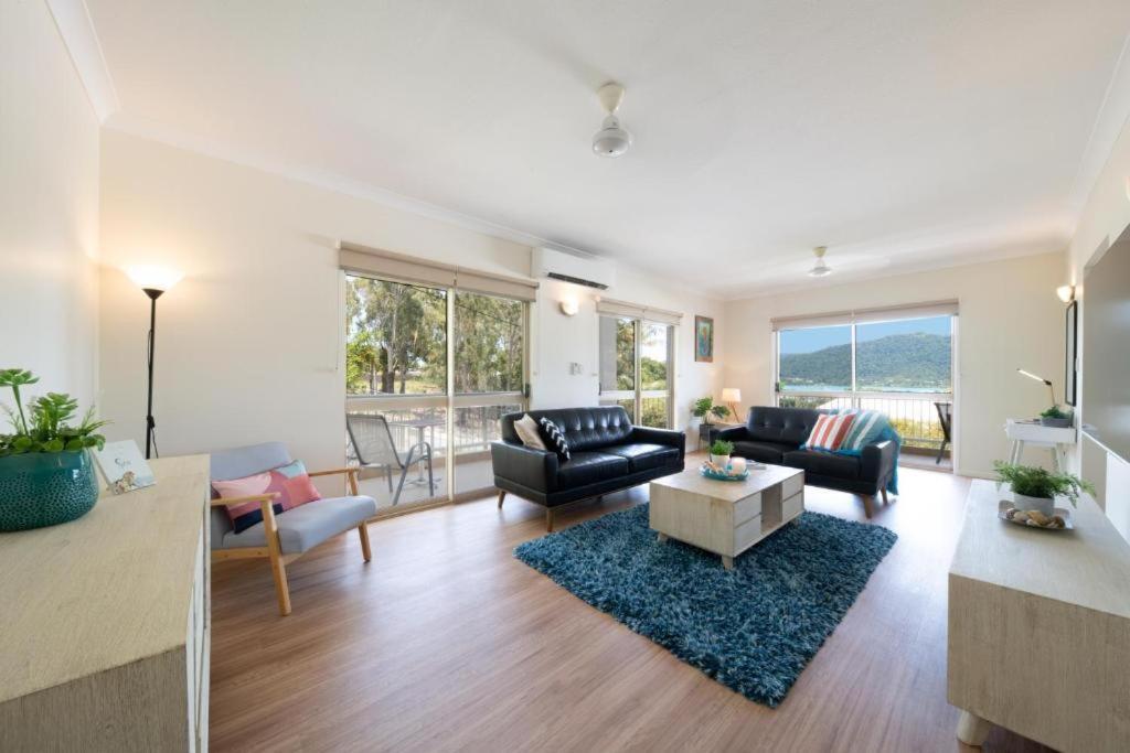 Apartment House On Begley- Airlie *