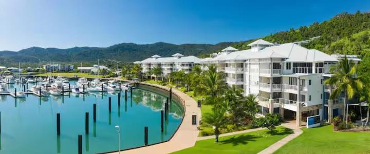 Aqua View Boathouse Airlie Apartment *
