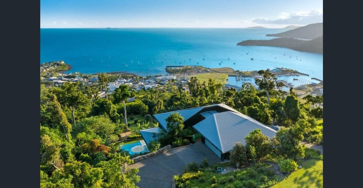 Holiday home 'whitsunday Blue' Luxury With Ocean Views Airlie Beach