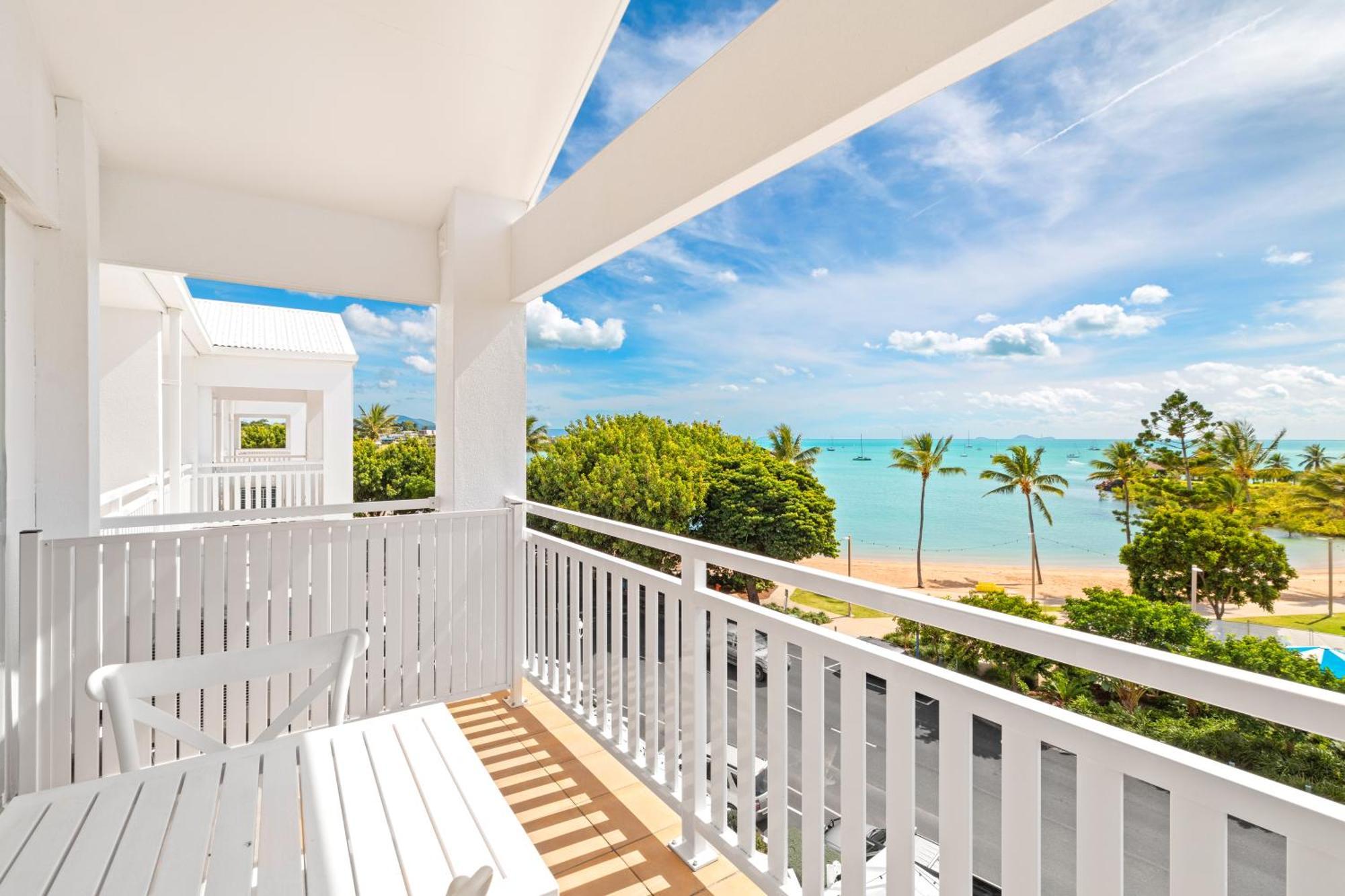 Hotel Airlie 4*