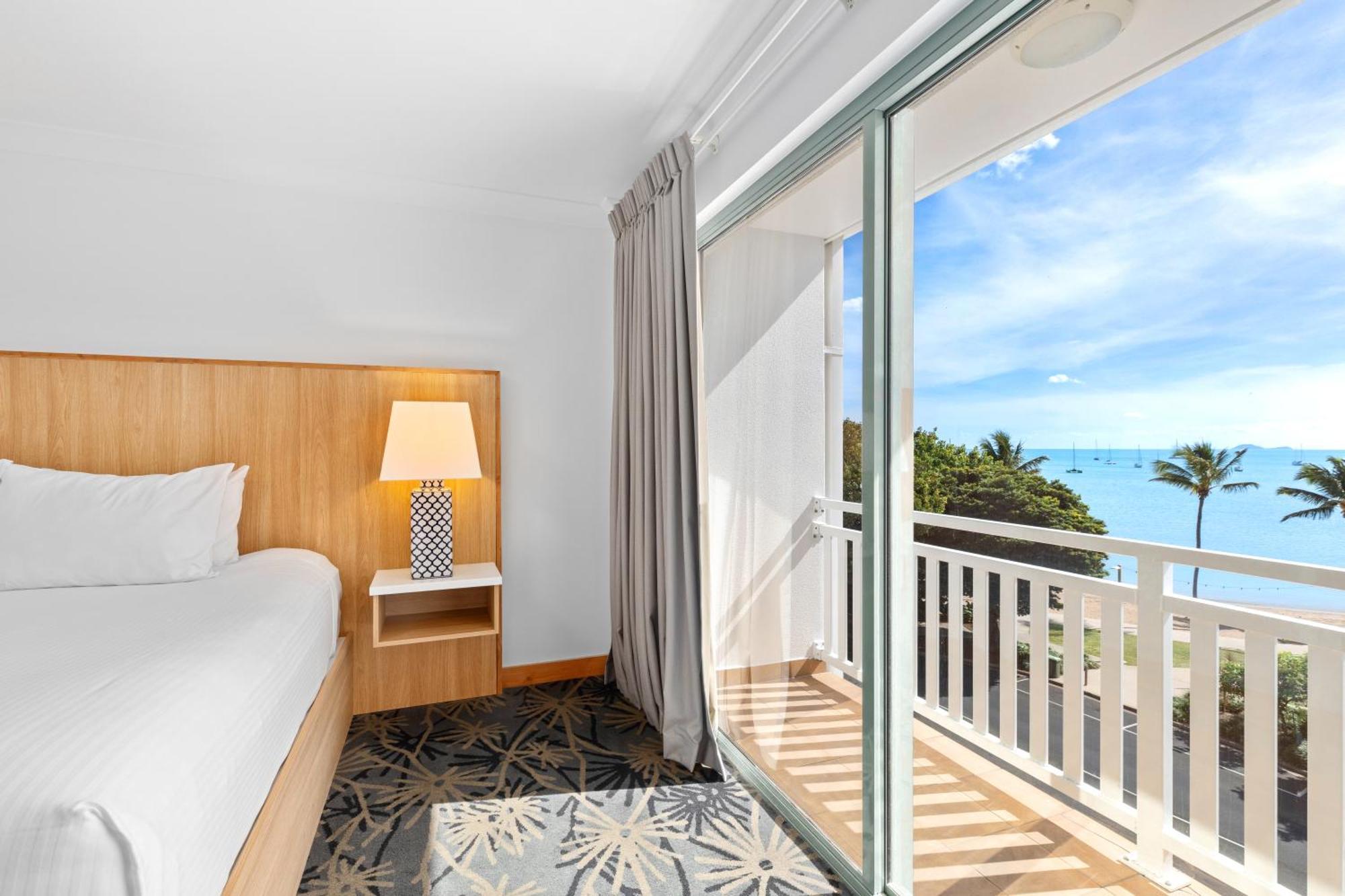 Airlie Hotel 4*