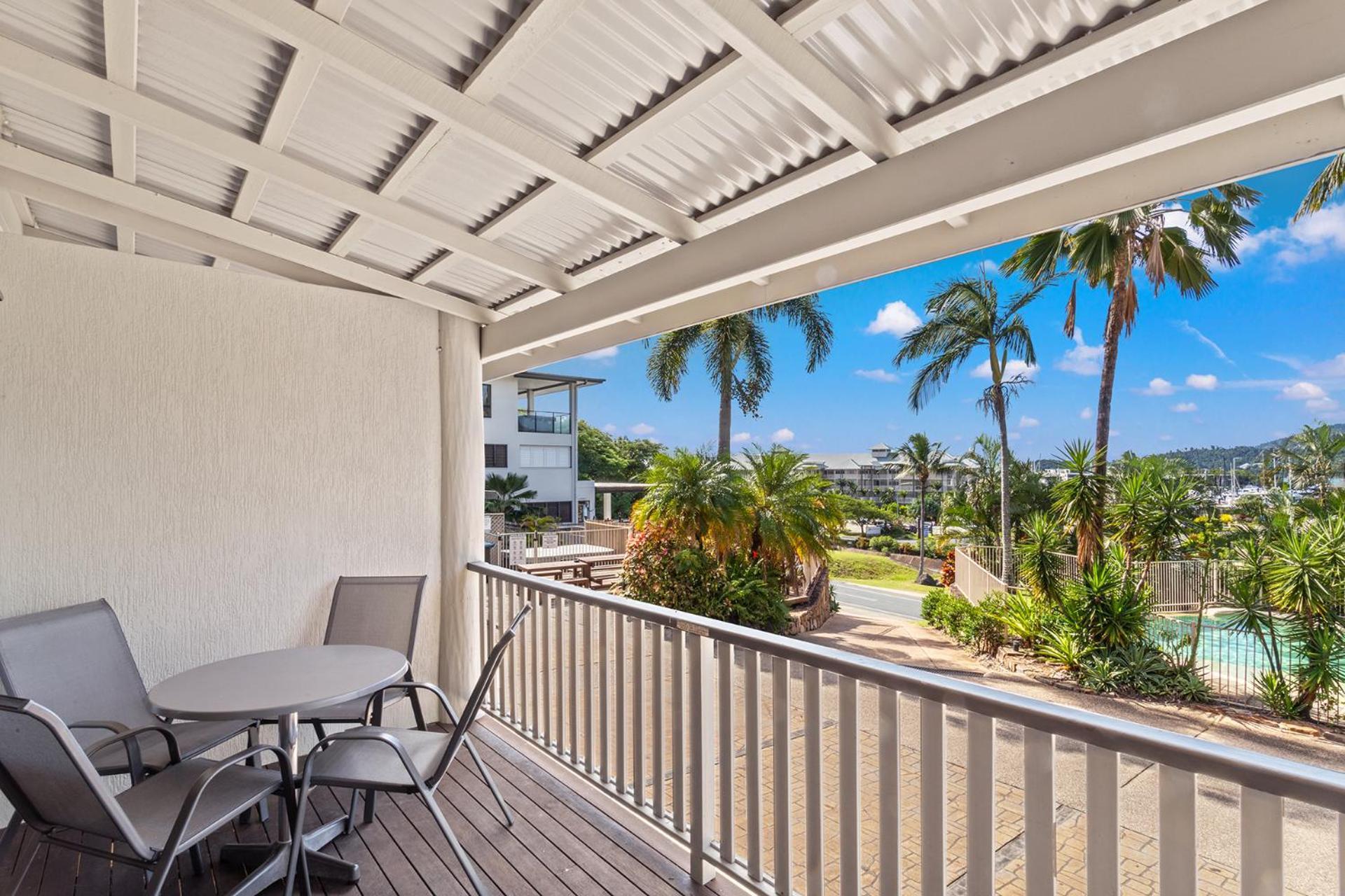 Sunset Oasis * Airlie Beach