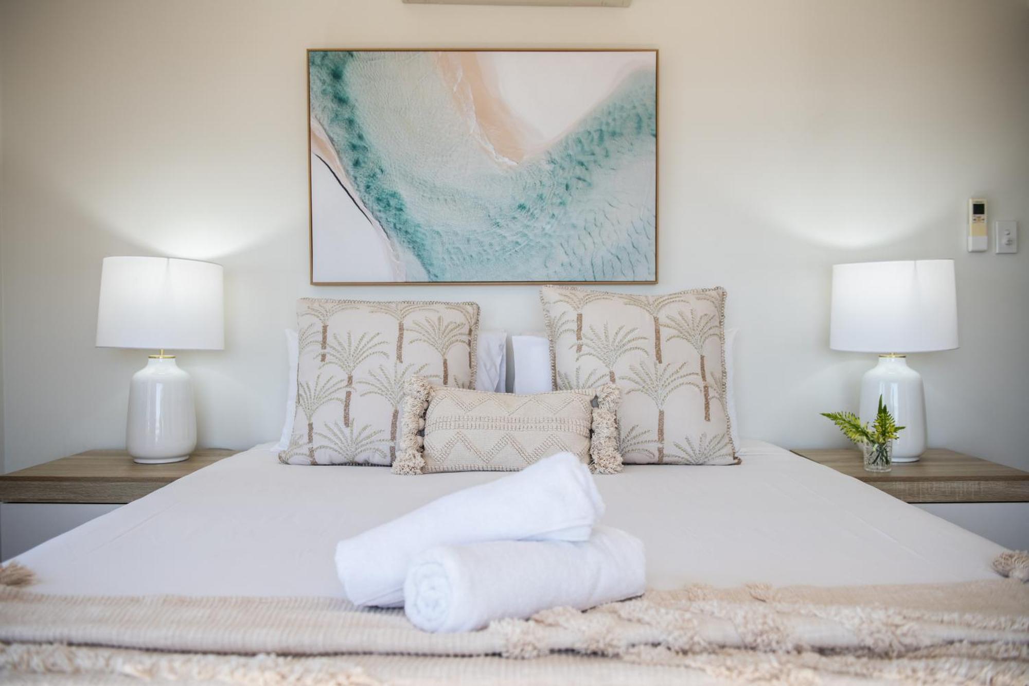 Nautical Views - Airlie *