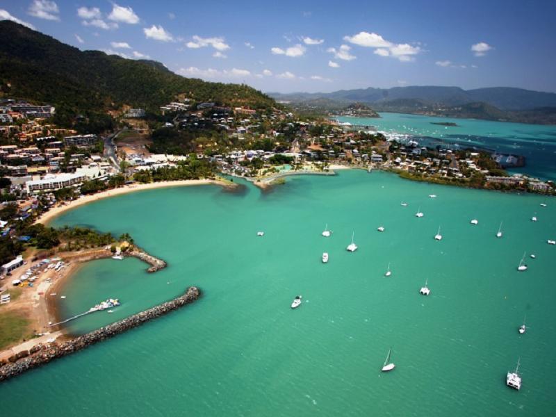 Backpackers By The Bay Hostel Airlie Beach