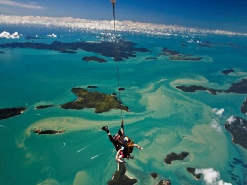 Backpackers By The Bay * Airlie Beach