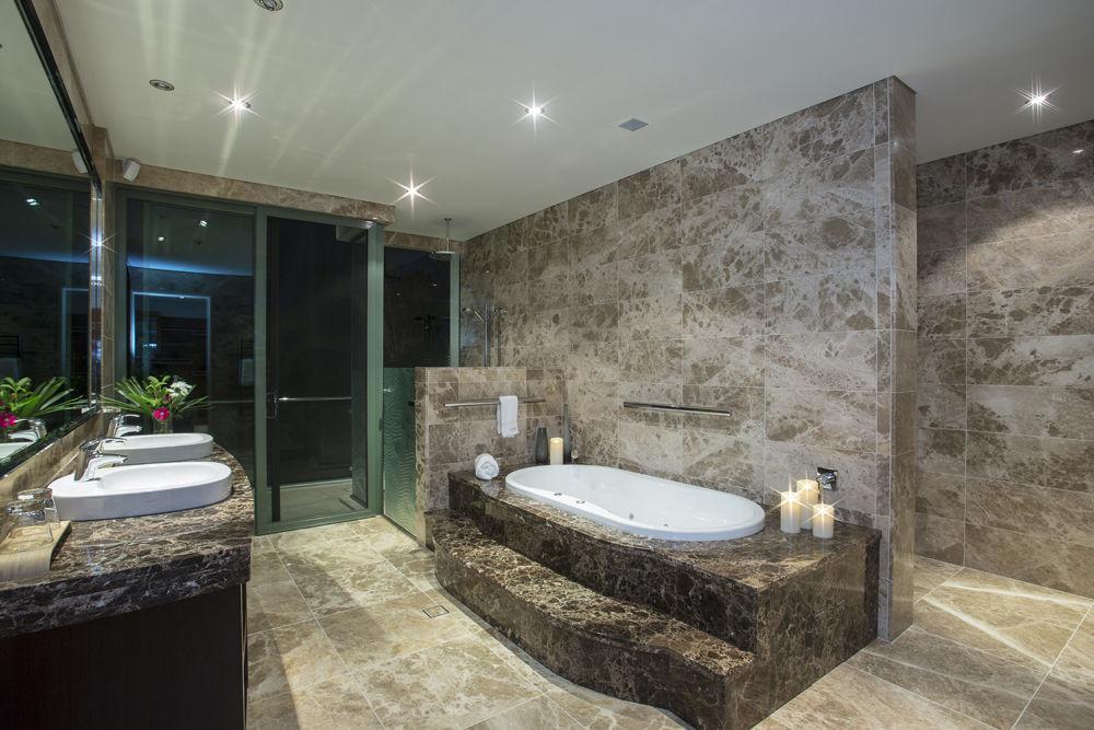 One Oceanview Apartment *