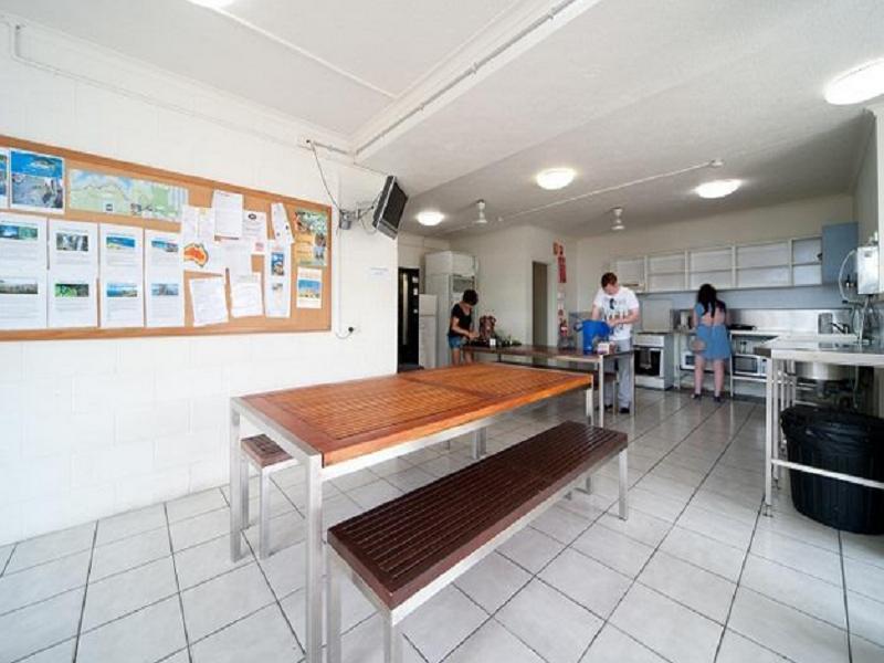 Airlie Waterfront 4*
