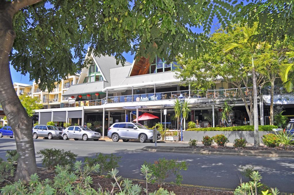Airlie Waterfront Motel 4*