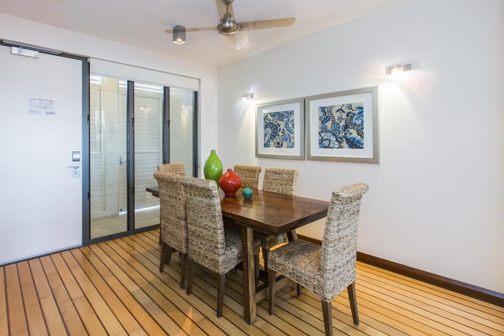Apartment Boathouse Port Of Airlie Airlie Beach