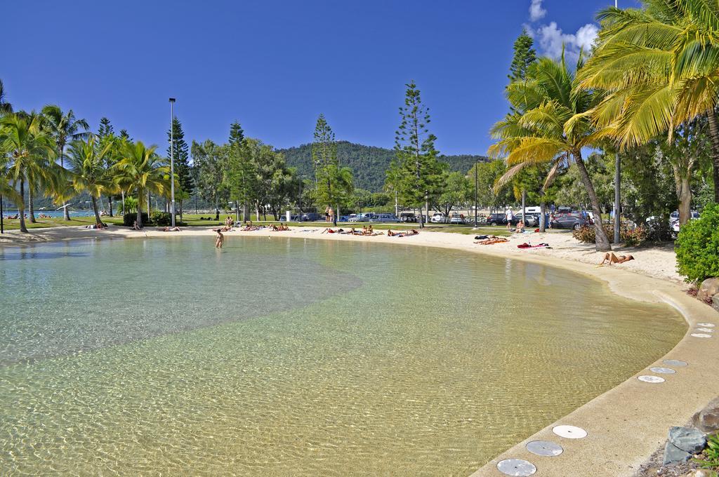 Airlie Waterfront Motel
