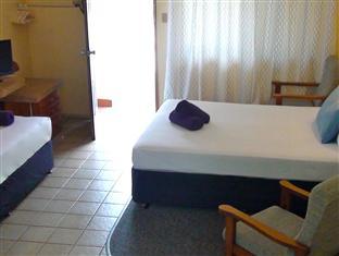 Aparthotel Paradise Court Units 3*