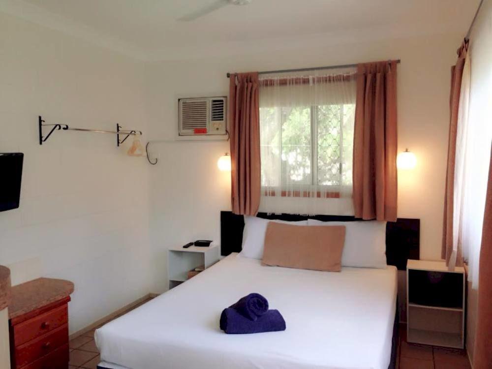 Paradise Court Units 3* Airlie Beach