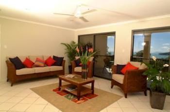 Island Views 4*