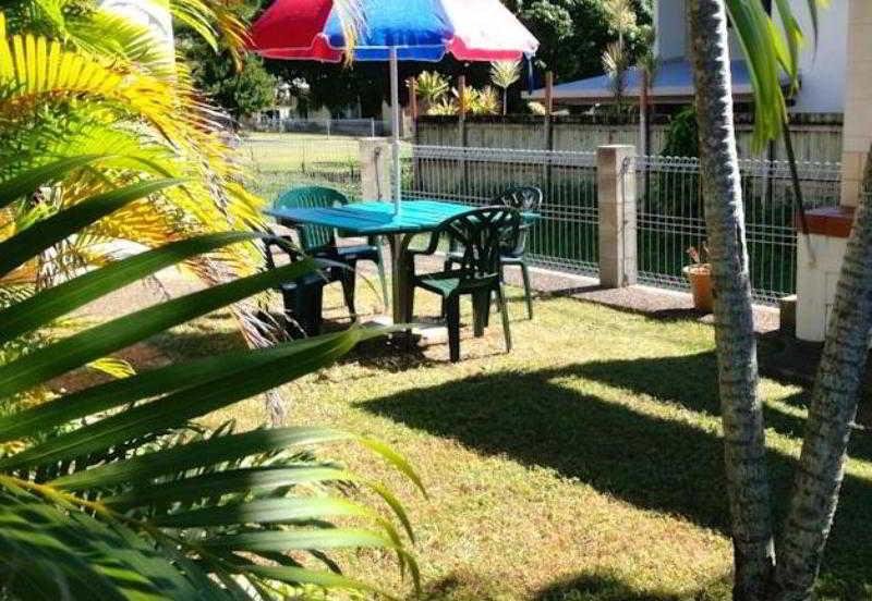 Paradise Court Units Aparthotel