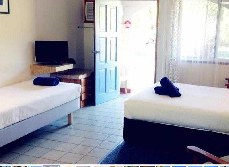 Aparthotel Paradise Court Units 3*