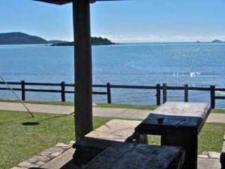 Paradise Court Units 3* Airlie Beach