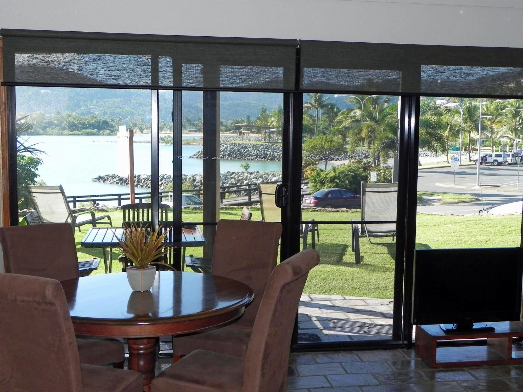 Bed & Breakfast Airlie Waterfront