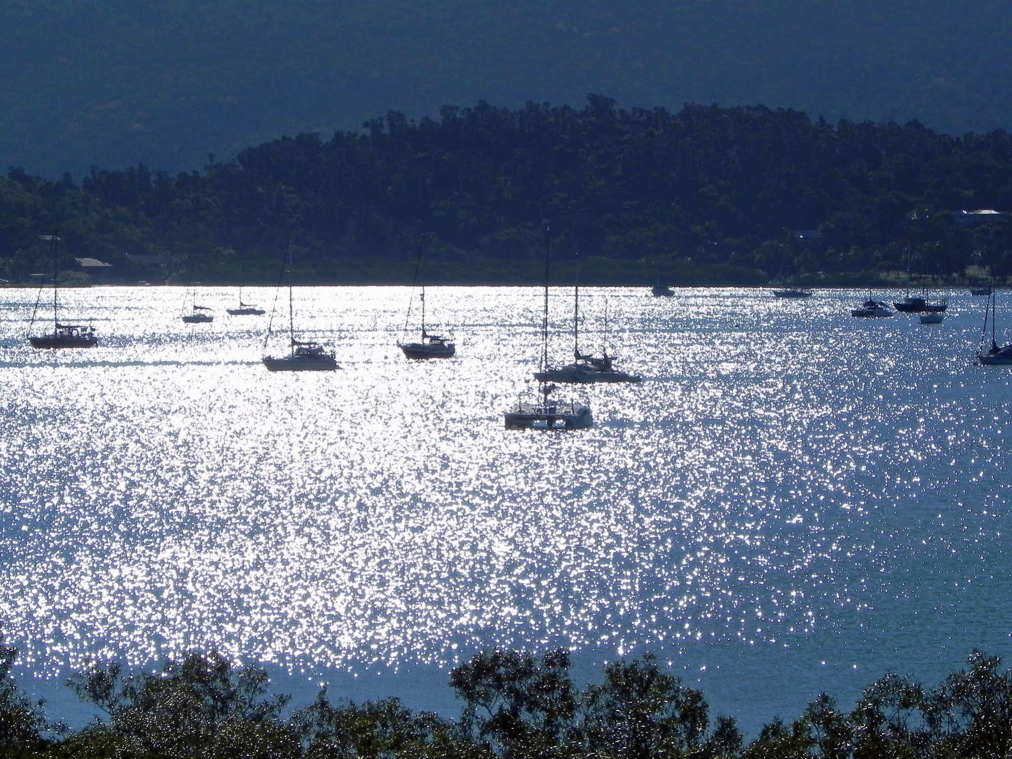 Airlie Waterfront Bed & Breakfast 4*