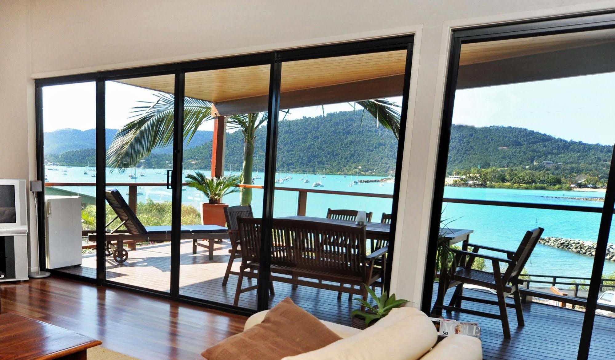 Airlie Waterfront Bed & Breakfast 4*