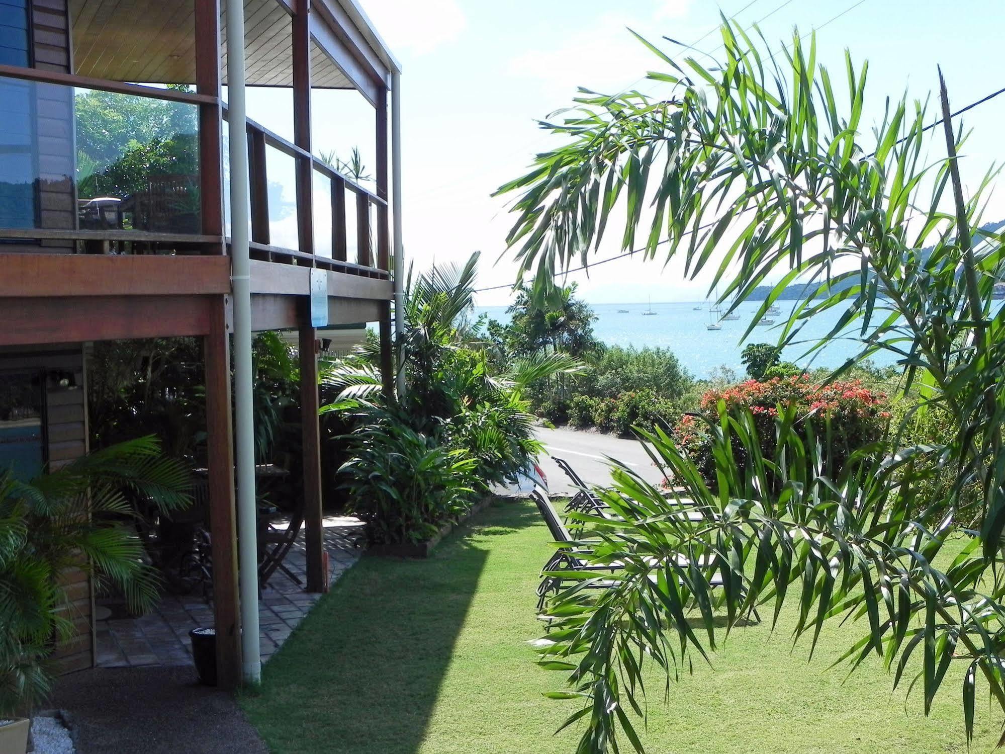 Airlie Waterfront 4*