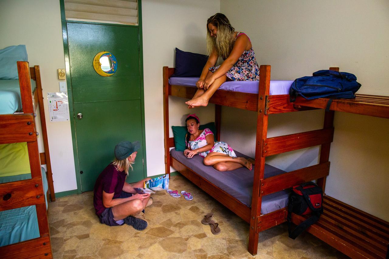 Backpackers By The Bay * Airlie Beach