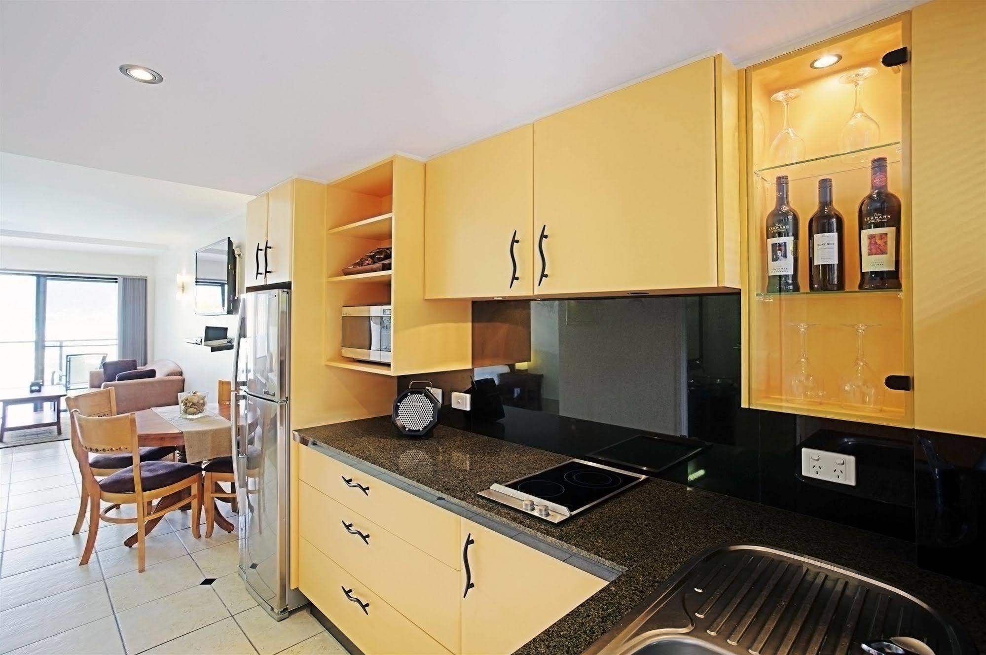 At Waterfront Whitsunday Retreat - Adults Only