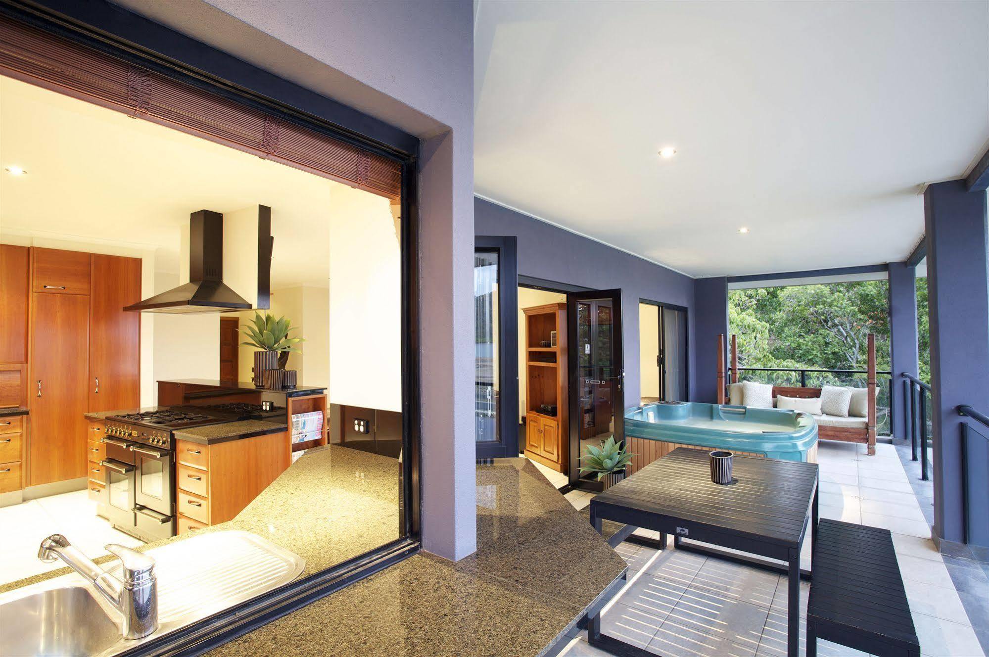 At Waterfront Whitsunday Retreat - Adults Only 4* Airlie Beach