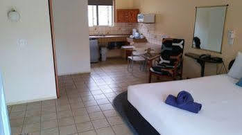 Paradise Court Units Airlie Beach