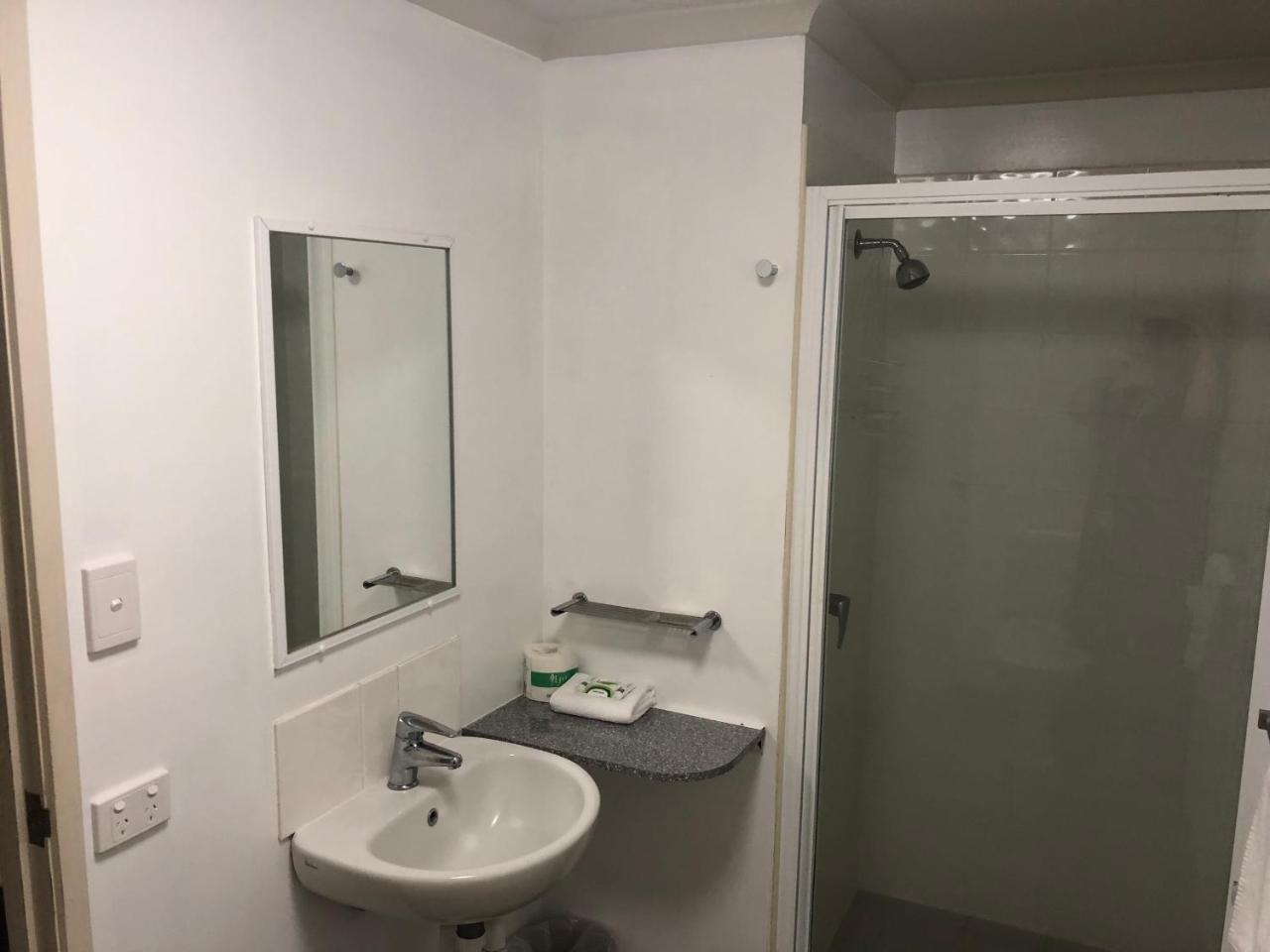 Airlie Waterfront Motel