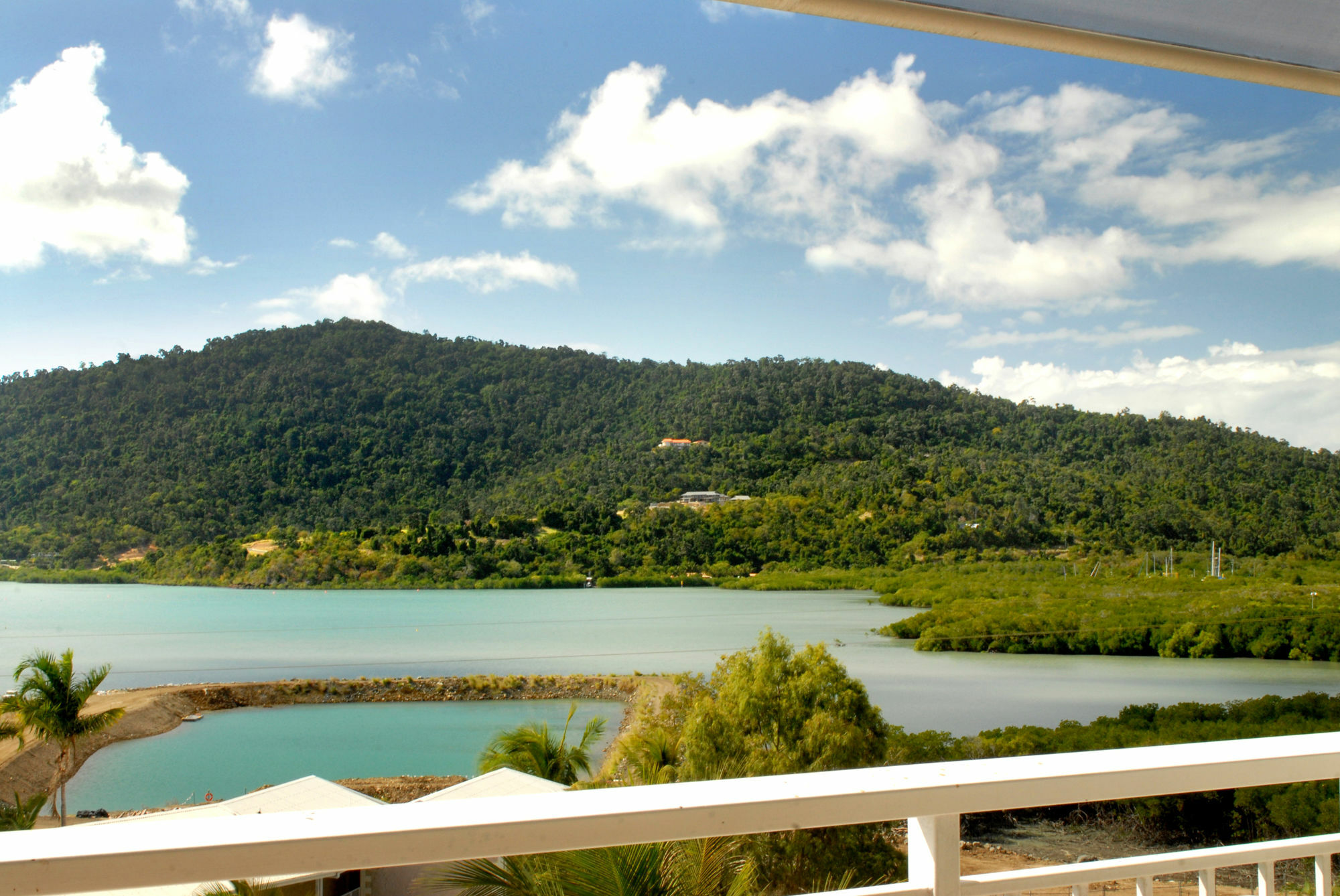 Coral Sea Vista Aparthotel Airlie Beach
