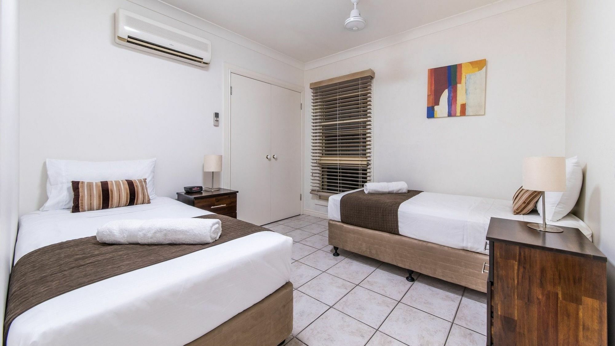 Apartment Magnificence At Airlie *