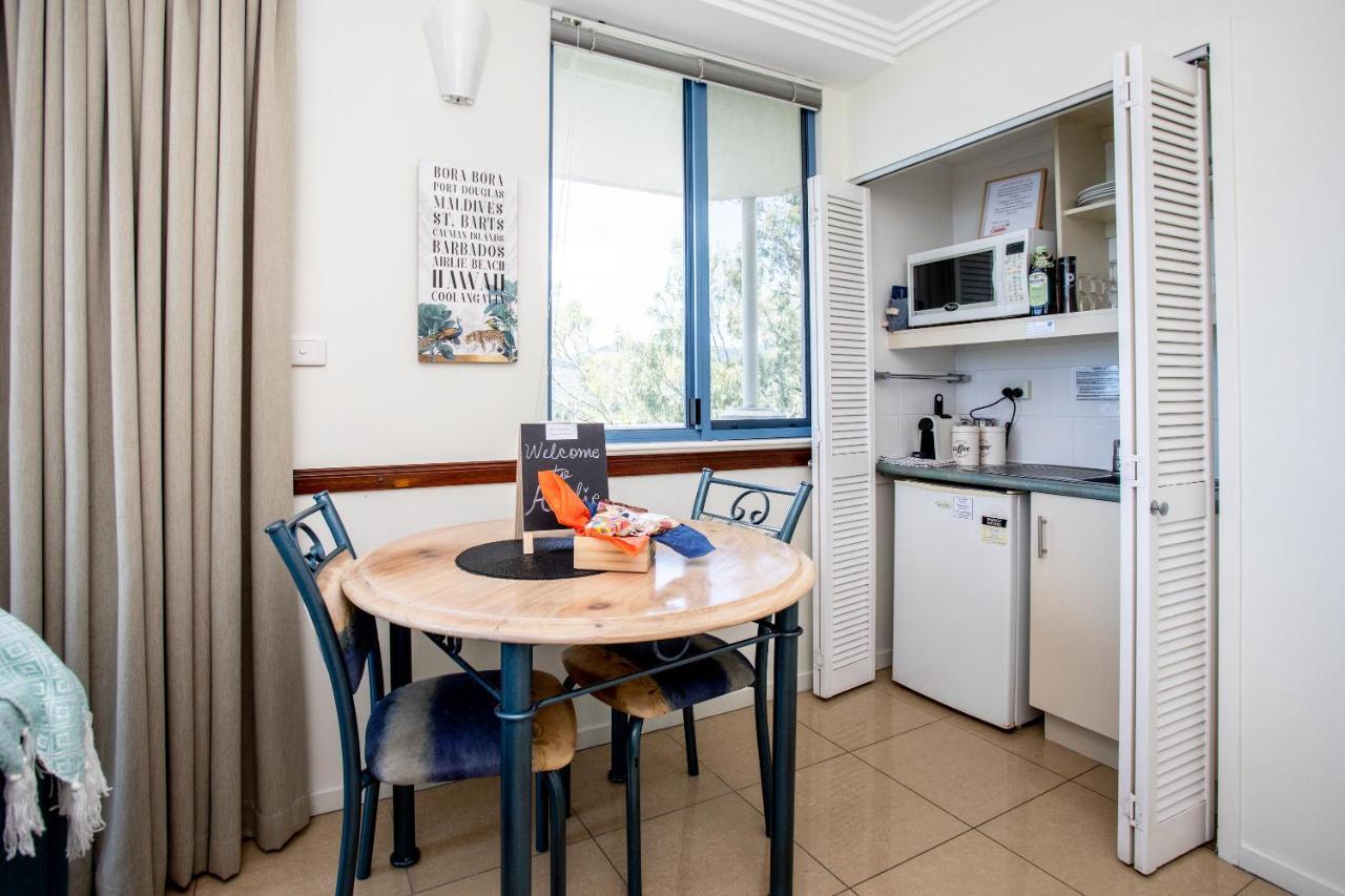 ☆airliedise☆no Hills☆5min Walk 2 Port Of Airlie/ferry Terminal☆wifi☆netflix Apartment Airlie Beach