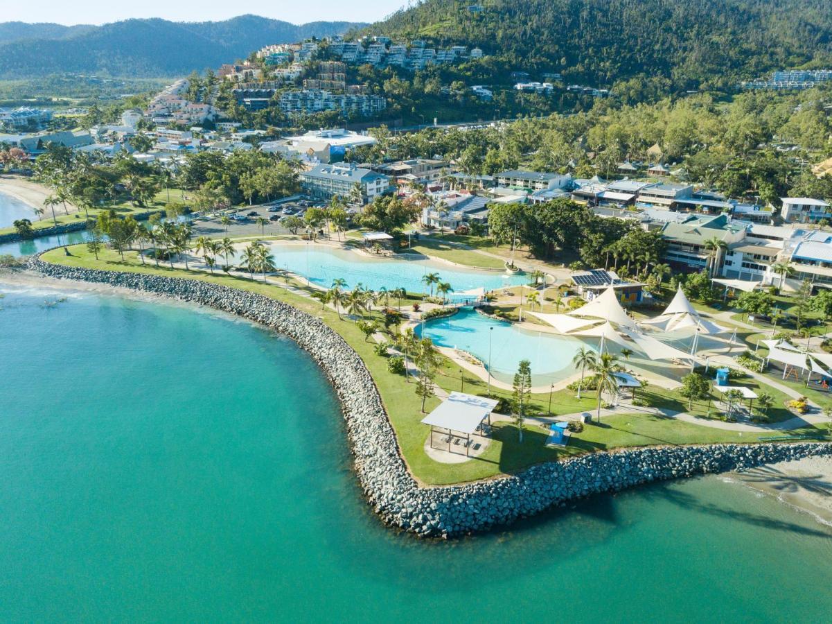 Mandalay Escape, Seclusion & Serenity With A Pool Holiday home