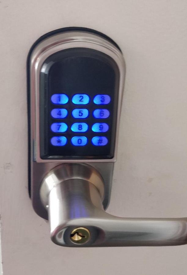 ☆airliedise☆no Hills☆5min Walk 2 Port Of Airlie/ferry Terminal☆wifi☆netflix Apartment
