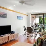 Montipora Unit 3 - In The Heart Of Airlie, Wi-Fi And Netflix