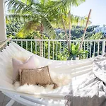 Whitsunday View Boho Apartment In Airlie Beach