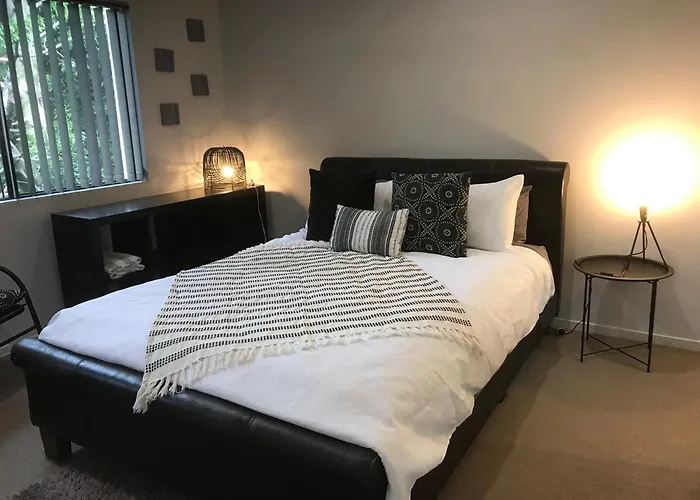 Lily Lamond, 2 - 6 Guests, Outdoor Hammock, 5 Min Walk To The Ocean, Airlie Beach