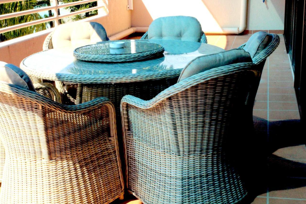Colonial Court Beachfront & 3* Airlie Beach
