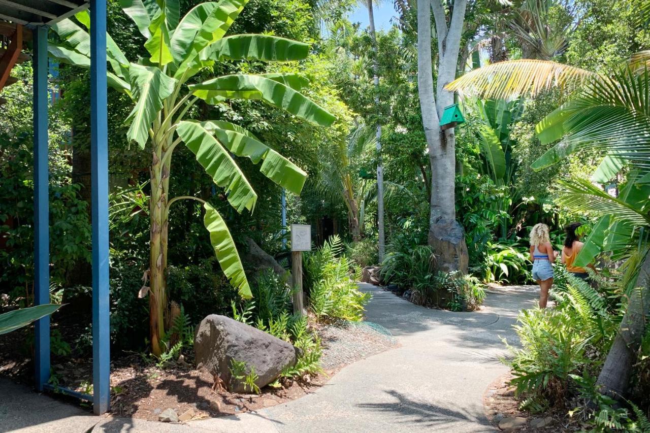 Airlie Magnums - Adults Only Holiday park