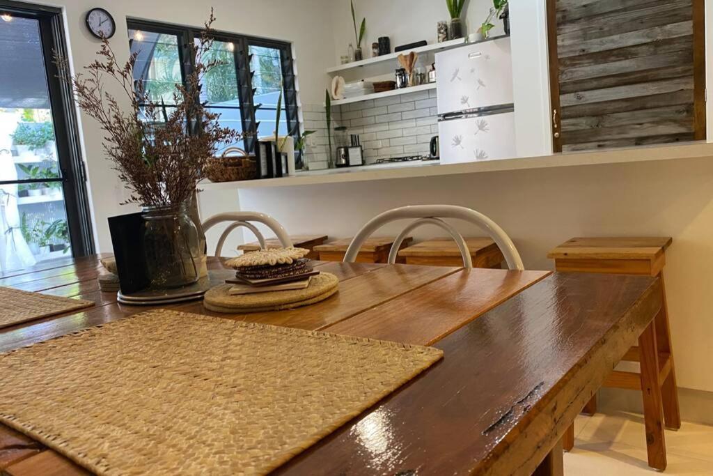 Lily Lamond, 2 - 6 Guests, Outdoor Hammock, 5 Min Walk To The Ocean, Airlie