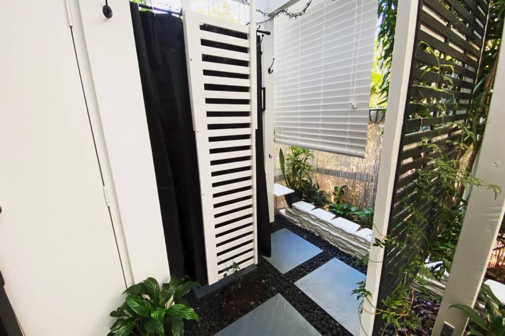 Lily Lamond, 2 - 6 Guests, Outdoor Hammock, 5 Min Walk To The Ocean, Airlie *