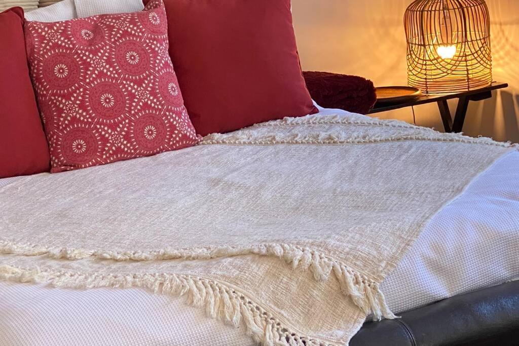 Lily Lamond, 2 - 6 Guests, Outdoor Hammock, 5 Min Walk To The Ocean, Airlie Holiday home Airlie Beach