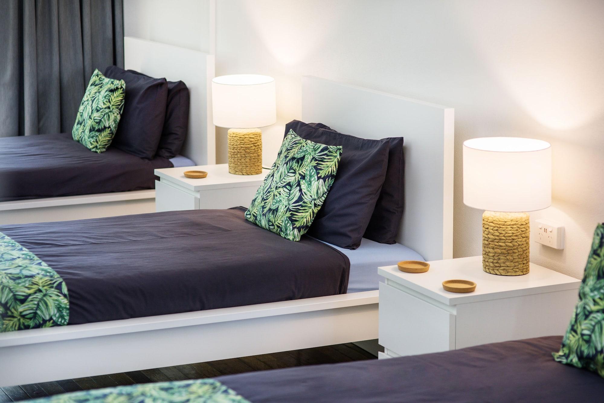 Airlie Magnums - Adults Only Holiday park
