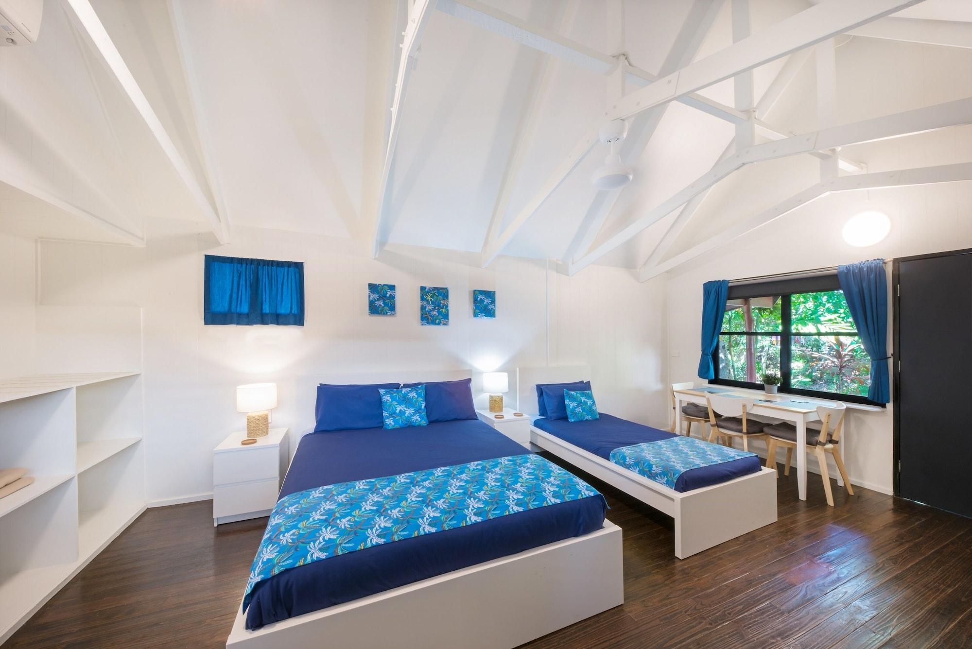 Airlie Magnums - Adults Only Airlie Beach