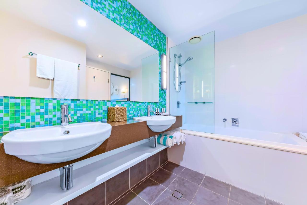 Absolute Luxury Marina Lifestyle At The Port Of Airlie * Airlie Beach