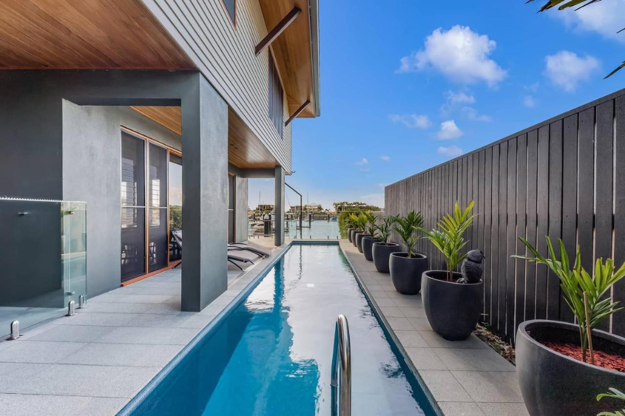 Airlie Waterfront Luxury At 10 The Cove * Airlie Beach