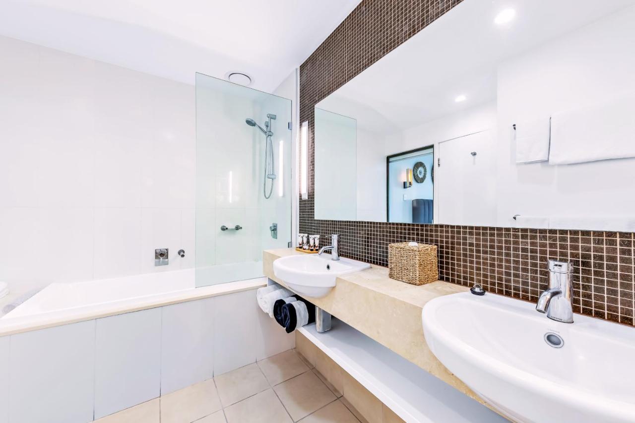 Absolute Luxury Marina Lifestyle At The Port Of Airlie * Airlie Beach