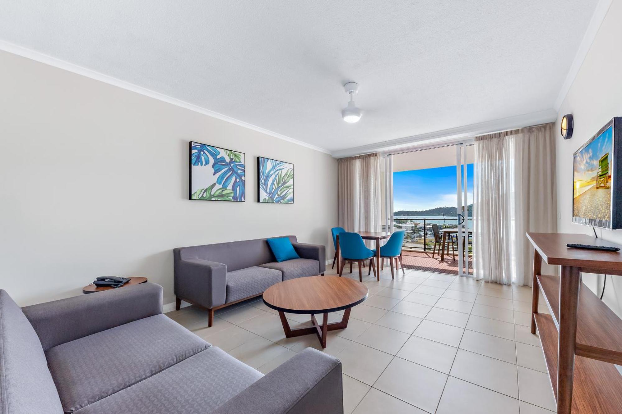Apartment Harbour View King With 1511 Airlie Beach