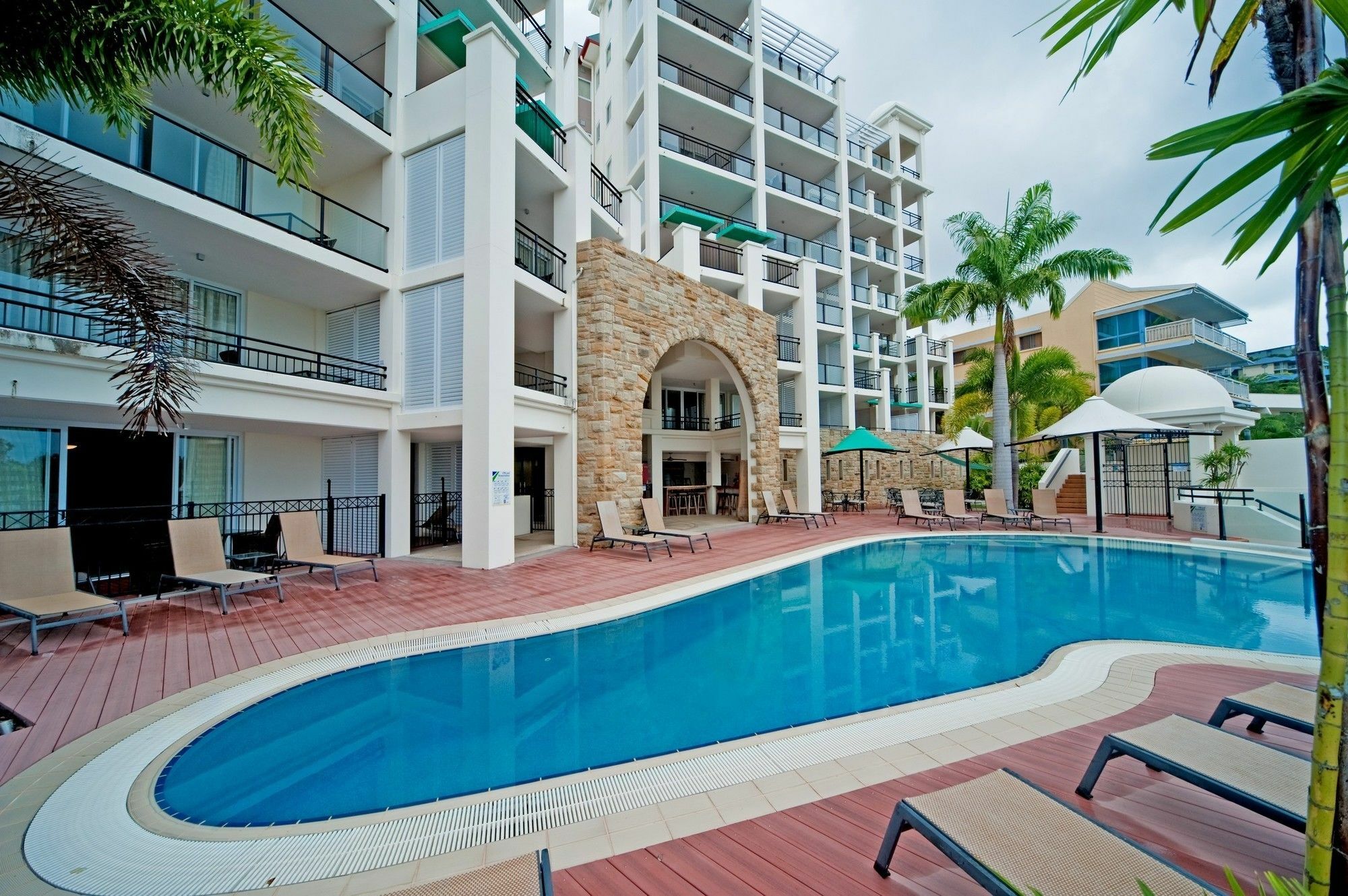 2011 Hermitage Drive - Airlie Apartment